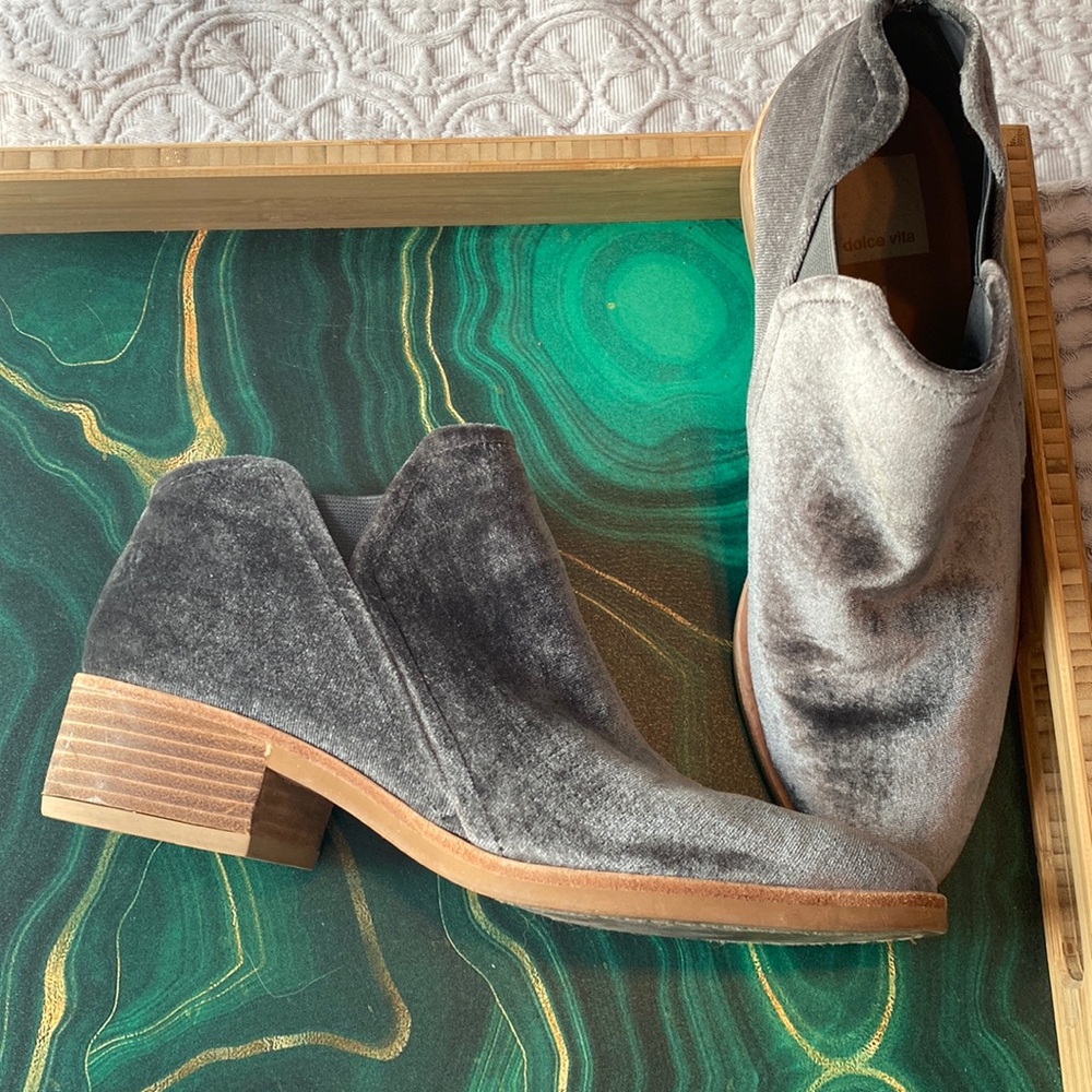 Super cute ankle boots